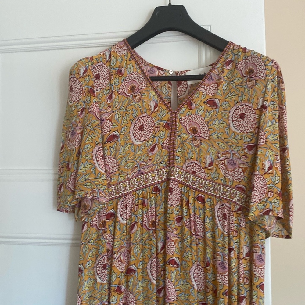 Beautiful maxi dress from the  French Brand BASH. Perfect for Weddings ..